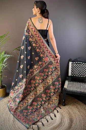 black women zari saree