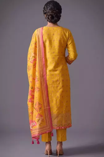 women printed regular kurta with trousers & with dupatta