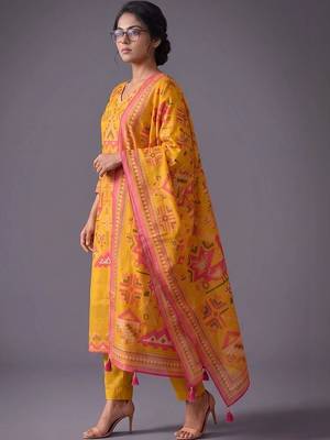 women printed regular kurta with trousers & with dupatta 6