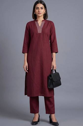 women ethnic motifs embroidered regular kurta with trousers