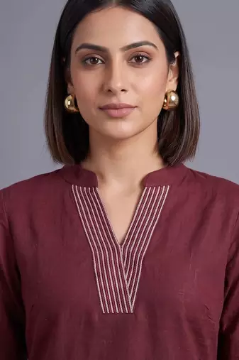 women ethnic motifs embroidered regular kurta with trousers