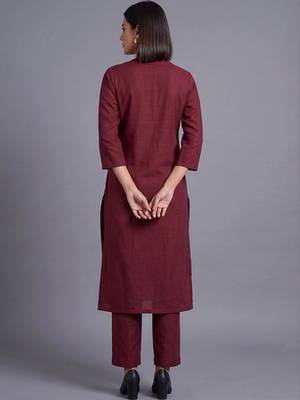 women ethnic motifs embroidered regular kurta with trousers 4
