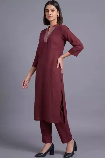 women ethnic motifs embroidered regular kurta with trousers