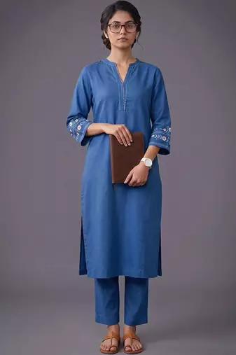 women ethnic motifs embroidered regular thread work kurta with trousers