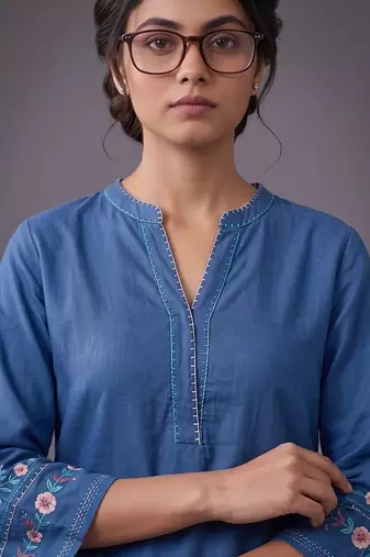 women ethnic motifs embroidered regular thread work kurta with trousers