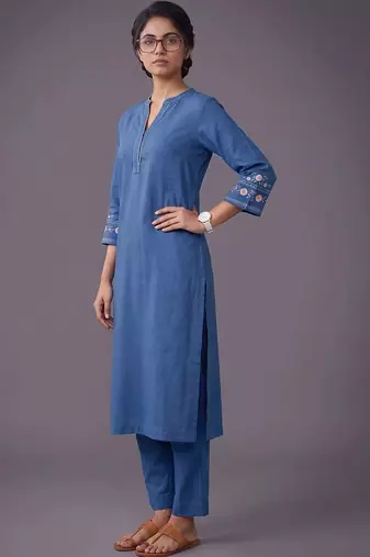 women ethnic motifs embroidered regular thread work kurta with trousers
