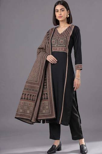 women ethnic motifs embroidered regular thread work kurta with trousers & with dupatta