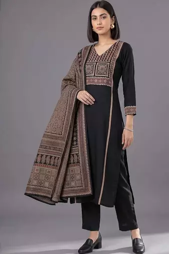 women ethnic motifs embroidered regular thread work kurta with trousers & with dupatta