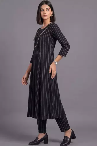 women printed regular silk crepe kurta with trousers