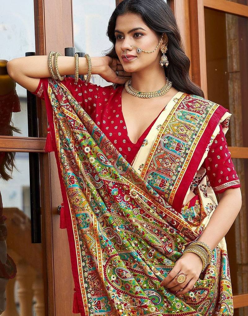 cream off white tussar silk ethnic printed traditional wear matching blouse sarees