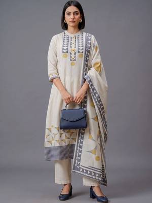 women printed regular kurta with trousers & with dupatta 1