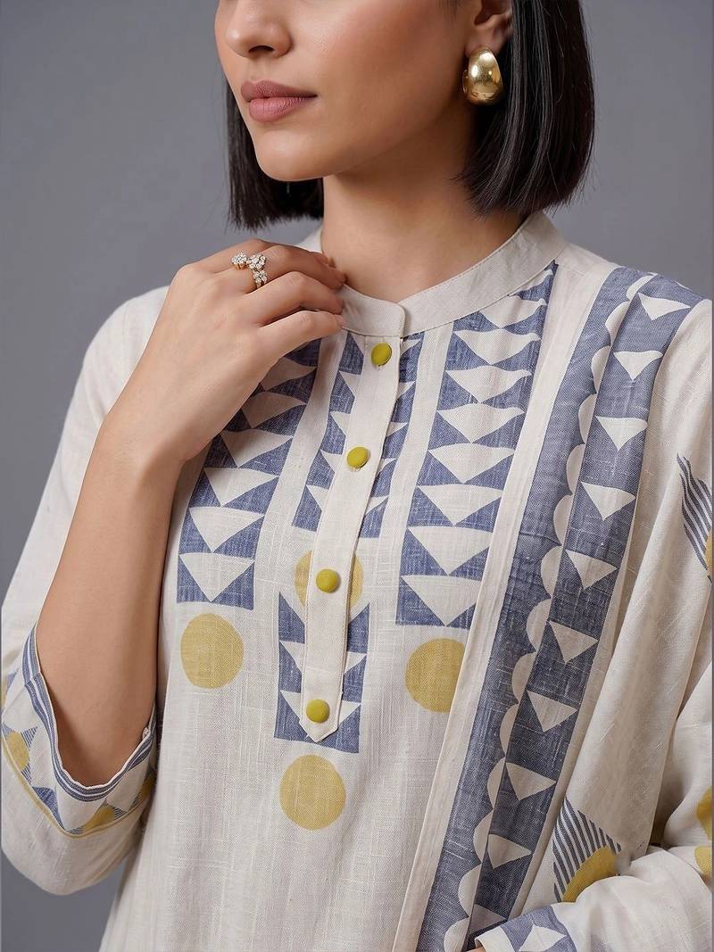 women printed regular kurta with trousers & with dupatta