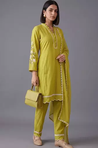 women ethnic motifs embroidered regular thread work kurta with trousers & with dupatta