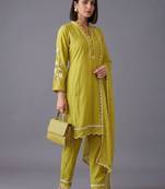 women ethnic motifs embroidered regular thread work kurta with trousers & with dupatta