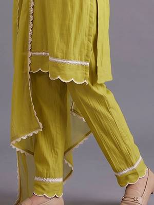 women ethnic motifs embroidered regular thread work kurta with trousers & with dupatta 6