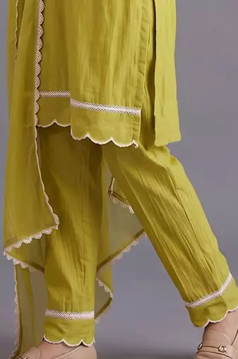 women ethnic motifs embroidered regular thread work kurta with trousers & with dupatta