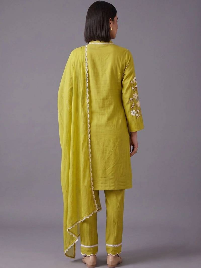 women ethnic motifs embroidered regular thread work kurta with trousers & with dupatta