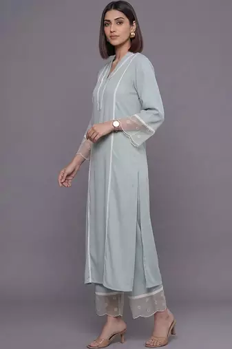 women ethnic motifs regular thread work silk crepe kurta with trousers