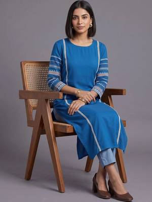 women ethnic motifs regular thread work kurta with trousers 2