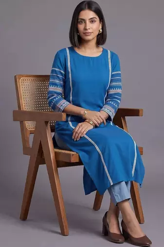 women ethnic motifs regular thread work kurta with trousers