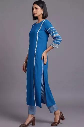 women ethnic motifs regular thread work kurta with trousers