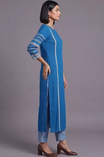women ethnic motifs regular thread work kurta with trousers