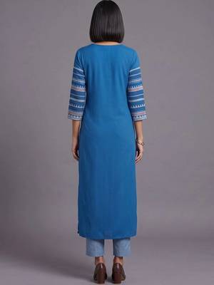 women ethnic motifs regular thread work kurta with trousers 6