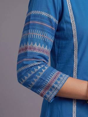 women ethnic motifs regular thread work kurta with trousers 7