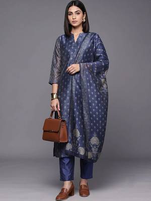 women ethnic motifs printed regular chanderi silk kurta set 1
