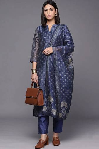 women ethnic motifs printed regular chanderi silk kurta set