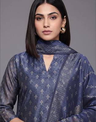 women ethnic motifs printed regular chanderi silk kurta set 2