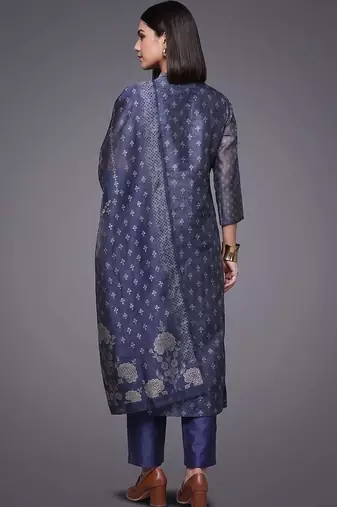 women ethnic motifs printed regular chanderi silk kurta set