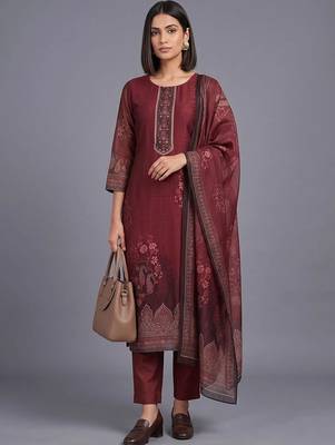 women ethnic motifs printed regular thread work chanderi silk kurta with trousers & with dupatta 1
