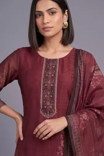 women ethnic motifs printed regular thread work chanderi silk kurta with trousers & with dupatta