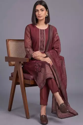 women ethnic motifs printed regular thread work chanderi silk kurta with trousers & with dupatta