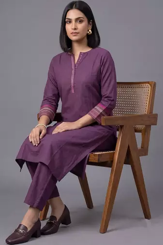 women ethnic motifs embroidered regular thread work kurta with trousers