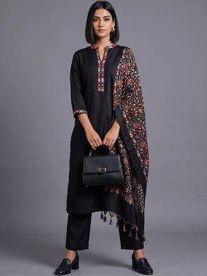 women ethnic motifs embroidered regular thread work cotton kurta with trousers & with dupatta 1