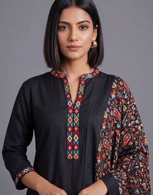 women ethnic motifs embroidered regular thread work cotton kurta with trousers & with dupatta 2
