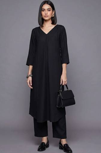women regular kurta with trousers
