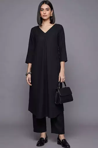 women regular kurta with trousers