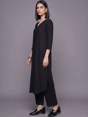 women regular kurta with trousers 3