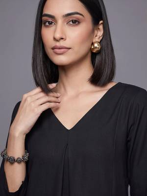 women regular kurta with trousers 4