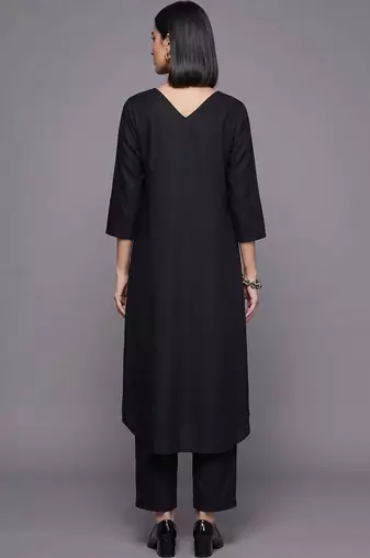 women regular kurta with trousers