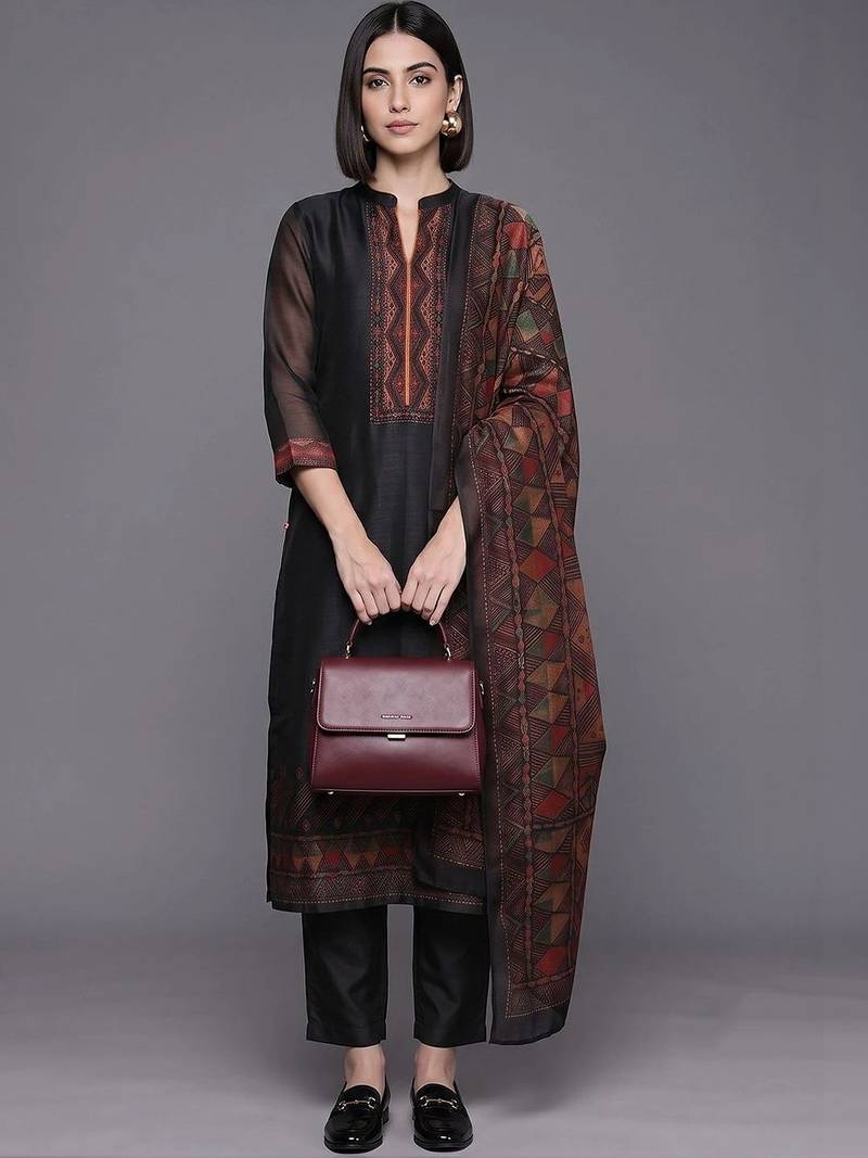 women ethnic motifs regular chanderi silk kurta with trousers & with dupatta