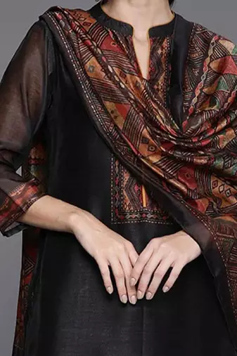 women ethnic motifs regular chanderi silk kurta with trousers & with dupatta