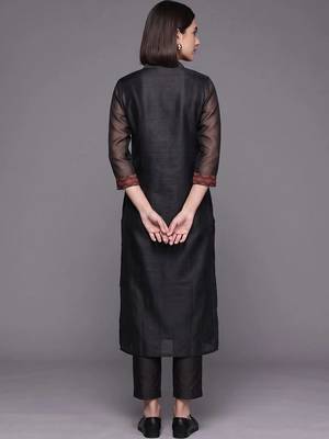 women ethnic motifs regular chanderi silk kurta with trousers & with dupatta 4