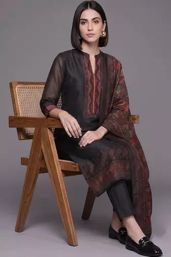 women ethnic motifs regular chanderi silk kurta with trousers & with dupatta