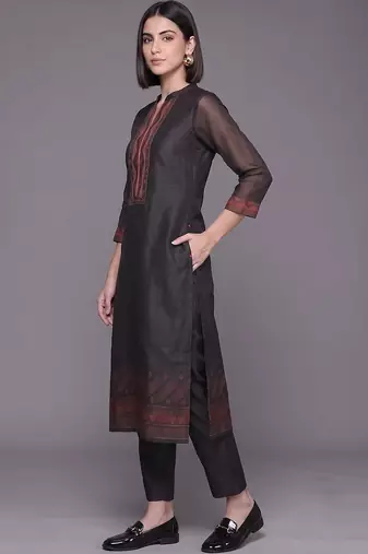 women ethnic motifs regular chanderi silk kurta with trousers & with dupatta