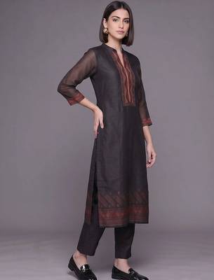 women ethnic motifs regular chanderi silk kurta with trousers & with dupatta 7