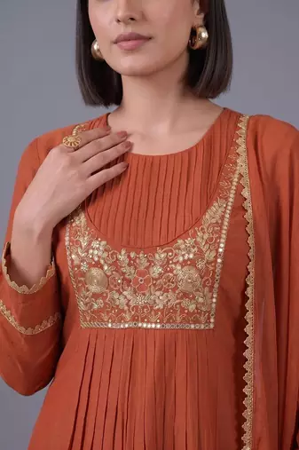 women ethnic motifs embroidered pleated mirror work kurta with trousers & with dupatta